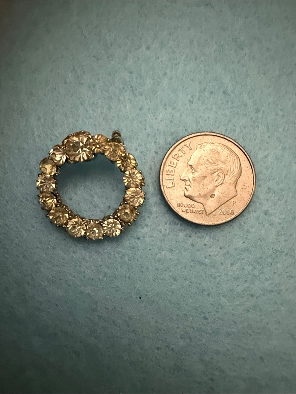 Vintage Rhinestone Circle Pin - Picture 3 of 3
